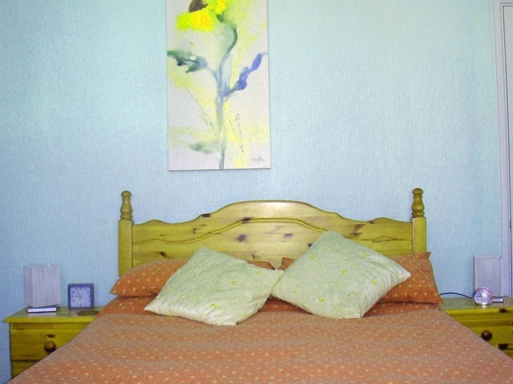 Harlequin Guest House With Parking Weymouth Esterno foto