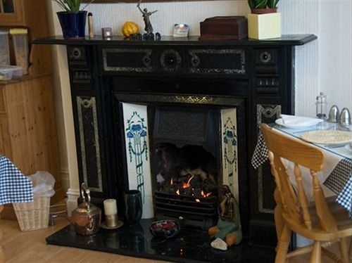 Harlequin Guest House With Parking Weymouth Esterno foto